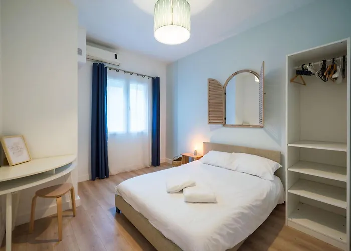 Cote Sable Ambiance Bord De Dans Le Centre Αντίμπ